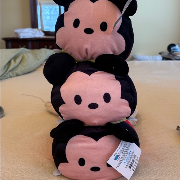 NWT Disney Mickey Mouse Tsum Tsum Plush stackable like squishmallow - Picture 8 of 8